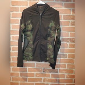 Jessica Simpson the warmup camo zip up